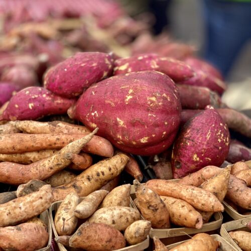 fresh-produce-at-the-farmers-market-2024-12-06-13-38-06-utc
