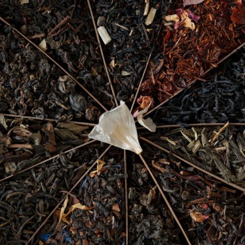 top-view-of-the-assortment-of-tea-blends-textures-2025-01-08-10-10-21-utc